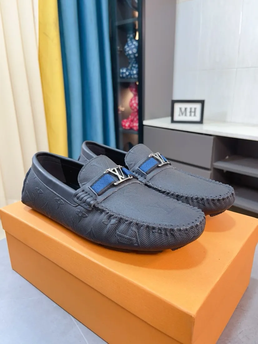 Men's men's shoes💰400🌹🌹[LV Louis Vuitton] New men's beanie shoes💝💝.. Top-grade imported cowhide embossed➕Comfortable leather lining. It is extremely skin-friendly and comfortable, feels very delicate, and the shape is very correct! Perfectly reflects the three-dimensional sense, code number: 38-44